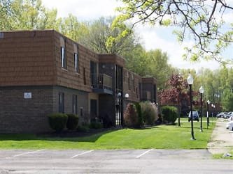 Trenton Place Apartments - Willoughby, OH