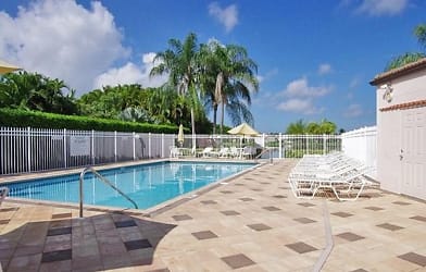 840 New Waterford Dr unit O-103 - Naples, FL