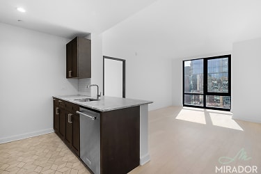 21 West End Ave unit 2107 - New York, NY