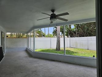 1060 NW 6th Terrace - Boca Raton, FL