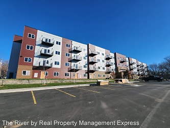 The River Apartments & Townhomes - Mason City, IA
