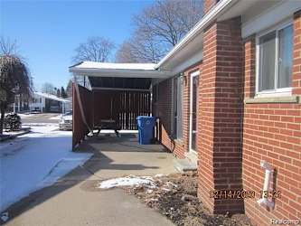 6164 Coolidge St - Dearborn Heights, MI