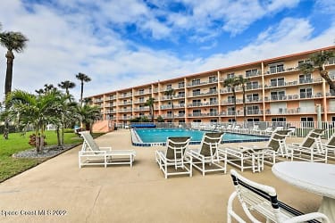 220 Young Ave #15 - Cocoa Beach, FL
