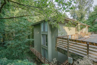 1239 SW Woods St - Portland, OR
