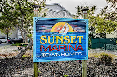 27 Bayside Dr - Somers Point, NJ