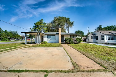 3322 26th Street&lt;/br&gt;Front FRONT - Lubbock, TX