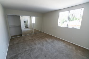 6651 Haskell Ave - Los Angeles, CA