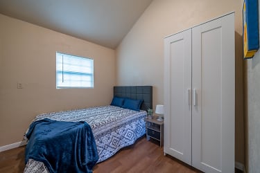 Room for Rent - Live in West Houston! (id. 1495) - Houston, TX