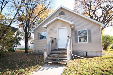 623 5th Ave S - Grand Forks, ND