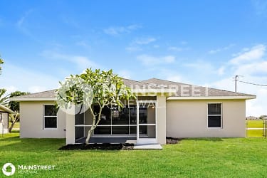 403 NE 22nd Terrace - Cape Coral, FL