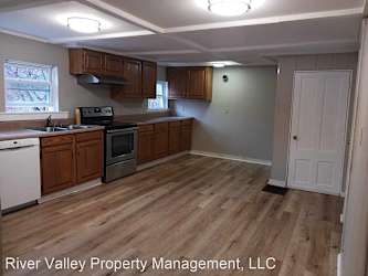 112 Main St - Springfield, VT