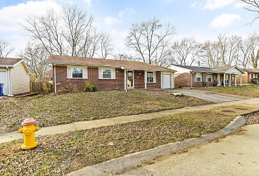 2163 Millvalley Dr - Florissant, MO