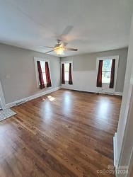 1018 Mountain View St #26 - Hendersonville, NC