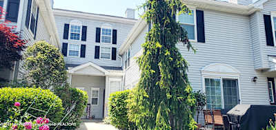 743 Banyan Ct - Marlboro, NJ