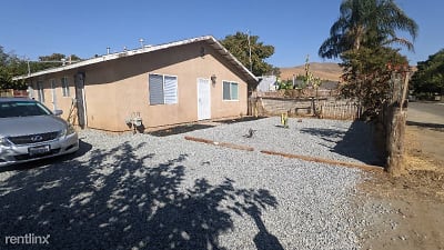 2042 E Alfred Ave - Exeter, CA