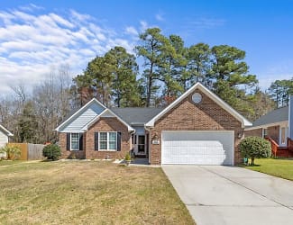 4409 Haskell Dr - Hope Mills, NC