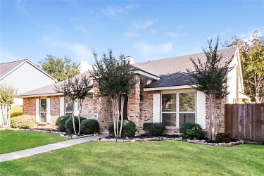 6861 Younger Dr - The Colony, TX