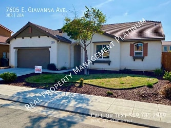 7605 E Giavanna Ave - Fresno, CA