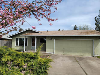 579 48th St - Springfield, OR