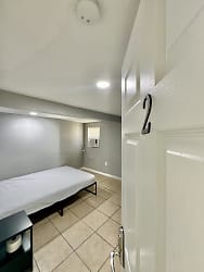 Room For Rent - St Petersburg, FL