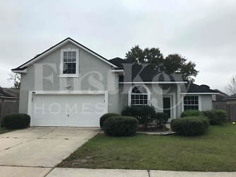 3267 Chad Bourne Dr - Green Cove Springs, FL
