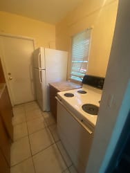 1401 NW 3rd Ct unit 1412 - Fort Lauderdale, FL