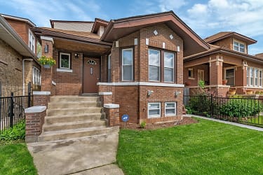 1321 N Mayfield Ave - Chicago, IL