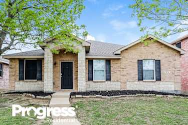 1236 Yukon Dr - Red Oak, TX