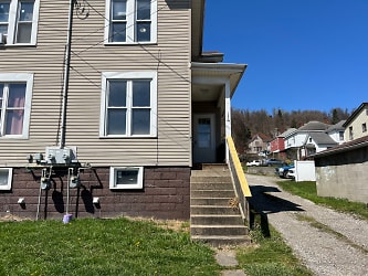 205 S 8th St unit 205 - Martins Ferry, OH