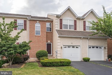 4017 Hoffman Ct - Collegeville, PA