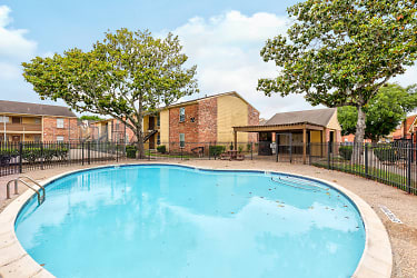 Brays Oaks Village Apartments - Houston, TX