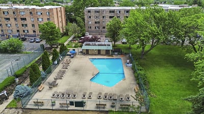 5306 N Cumberland Ave #520 - Chicago, IL