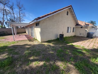 16220 Starview St - Moreno Valley, CA