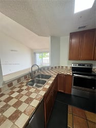 3473 NW 44th St #203 - Lauderdale Lakes, FL