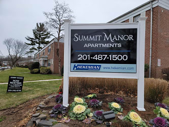 Summit Manor Apartments - Hackensack, NJ
