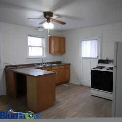 832 Division St unit 3 - Green Bay, WI