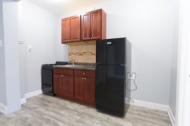 6930 N Greenview 402 - Chicago, IL