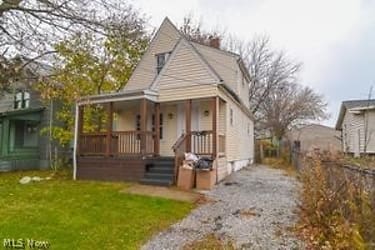1106 Santee Ave - Akron, OH