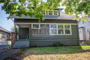 774 W 11th Ave - Eugene, OR