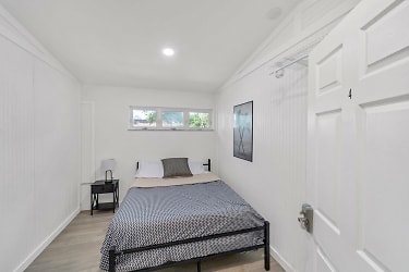 Room For Rent - Osprey, FL