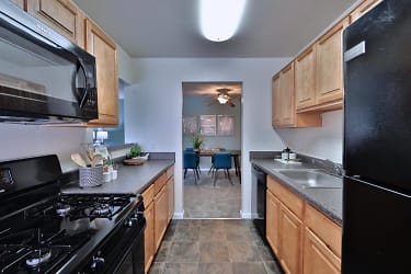 Cedar Gardens Towers Apartments Townhomes - Windsor Mill, MD