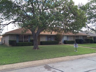1410 Chapel Ridge Rd - Waco, TX