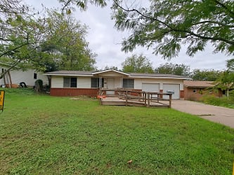 2516 Mears Dr - Gatesville, TX