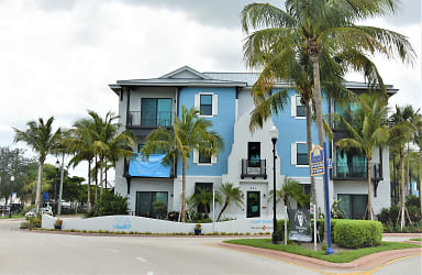 Azul Luxury Residences Apartments - Stuart, FL
