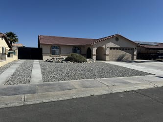 67170 Ontina Rd - Cathedral City, CA