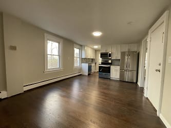 11 Boswell Ave unit 2 - Norwich, CT