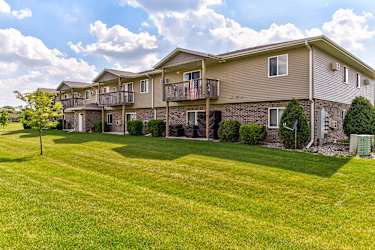 Spring Lake Apartments - Beaver Dam, WI