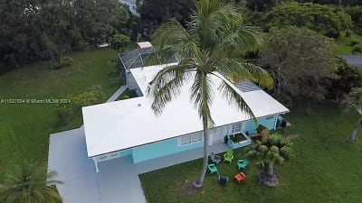 210 Banyan Dr - Port Saint Lucie, FL