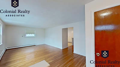 26 Hersom St unit 1A - Watertown, MA