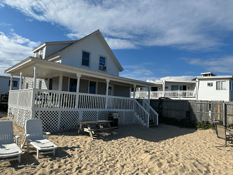 4 Traynor St - Old Orchard Beach, ME